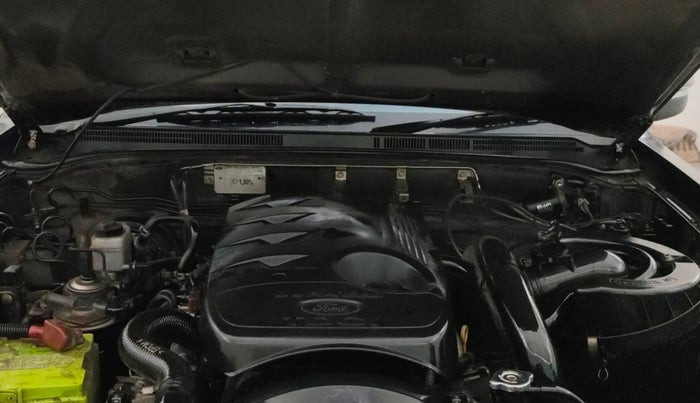 2013 Ford Endeavour 2.5L 4X2 MT, Diesel, Manual, 74,042 km, Engine View