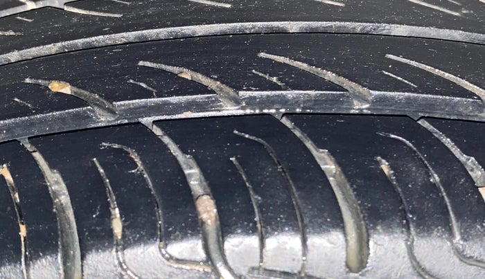2014 Maruti Swift Dzire VDI, Diesel, Manual, 91,924 km, Right Rear Tyre Tread