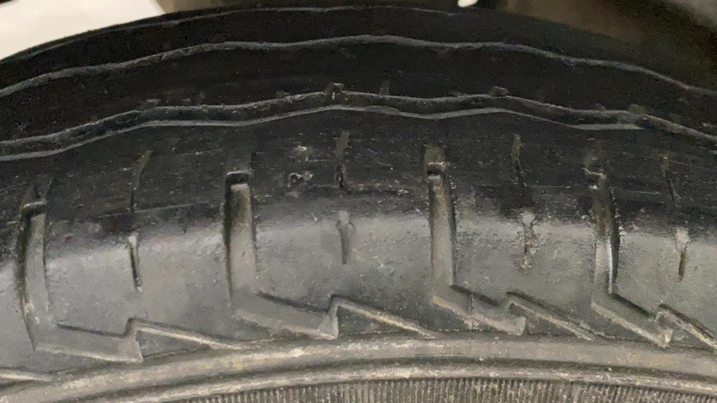 2024 Maruti Eeco 7 STR STD 1.2, Petrol, Manual, 42,191 km, Right Rear Tyre Tread