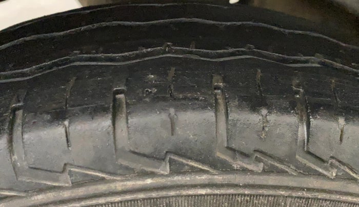 2024 Maruti Eeco 7 STR STD 1.2, Petrol, Manual, 42,191 km, Right Rear Tyre Tread