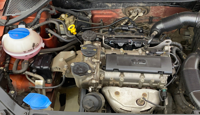 2015 Volkswagen Polo HIGHLINE1.2L, Petrol, Manual, 1,13,685 km, Engine View - Right