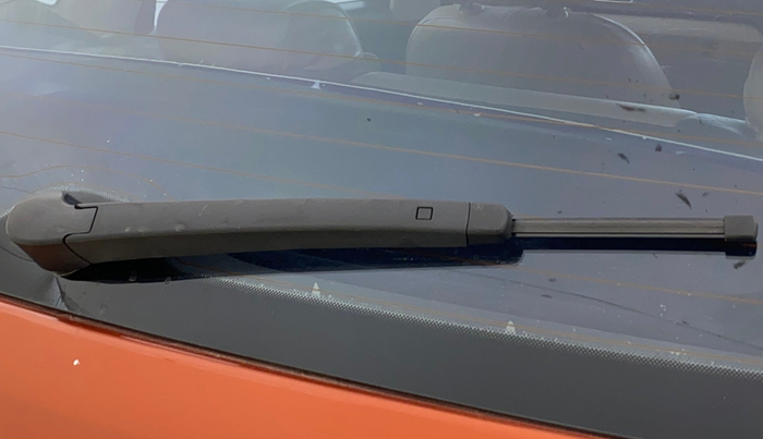 2015 Volkswagen Polo HIGHLINE1.2L, Petrol, Manual, 1,13,685 km, Rear Wiper