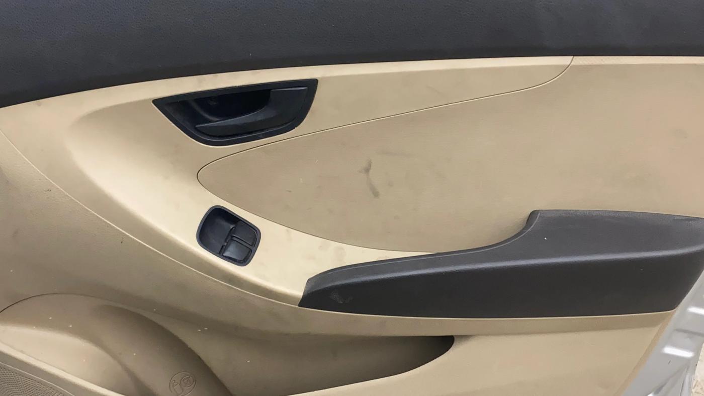 2018 Hyundai Eon MAGNA +, Petrol, Manual, 54,937 km, Driver Side Door Panels Control