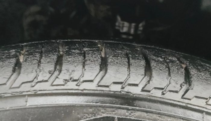 2021 Hyundai NEW I20 ASTA 1.2 AT, Petrol, Automatic, 36,902 km, Left Front Tyre Tread