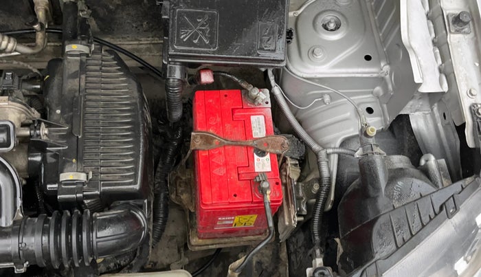 2017 Renault Kwid RXT 1.0, Petrol, Manual, 1,03,756 km, Engine View - Left