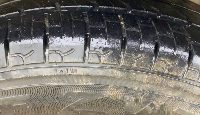 2018 Maruti Alto 800 LXI, Petrol, Manual, 46,506 km, Left Front Tyre Tread