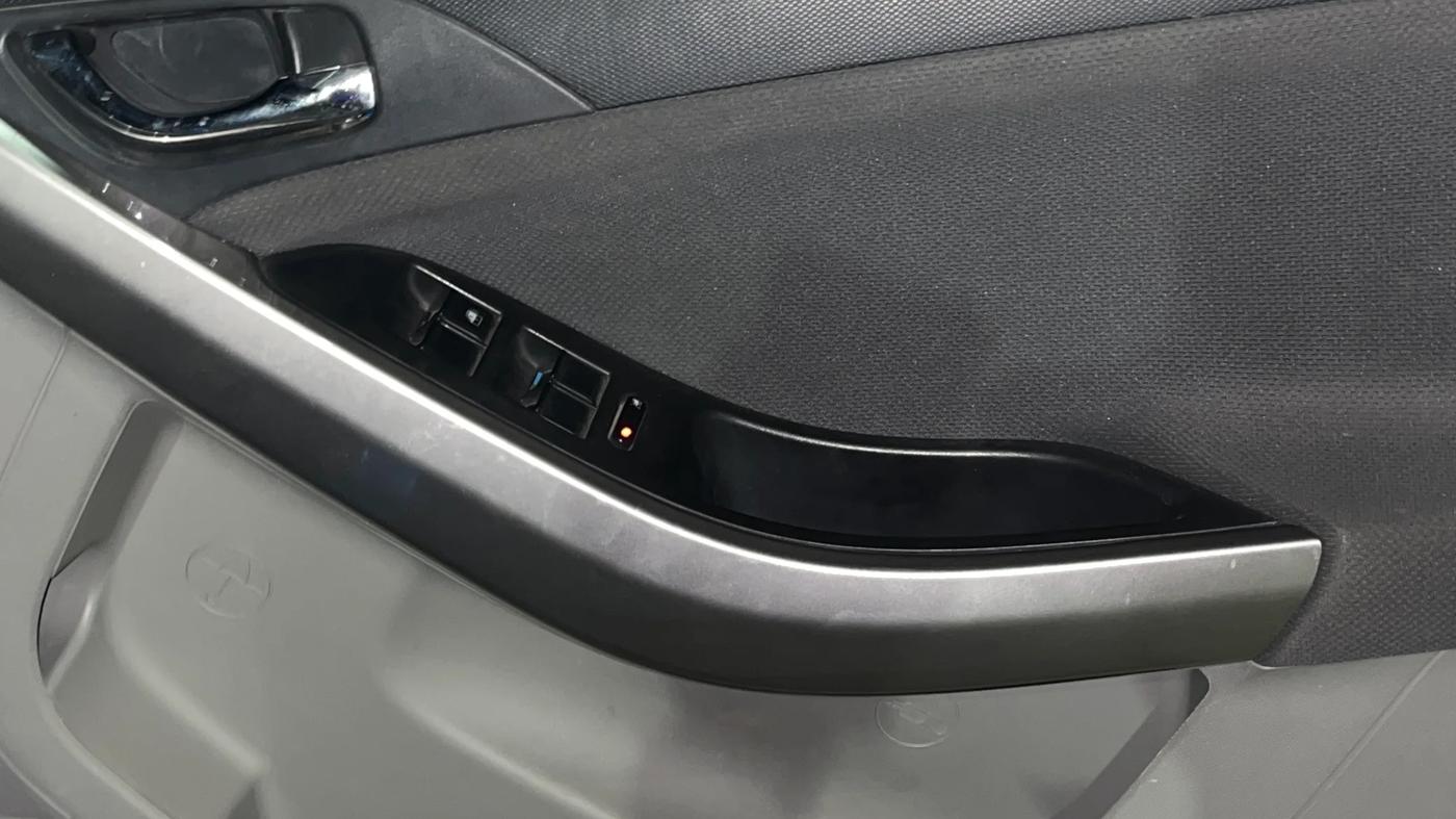 2018 Tata NEXON XZ PLUS PETROL, Petrol, Manual, 74,404 km, Driver Side Door Panels Control