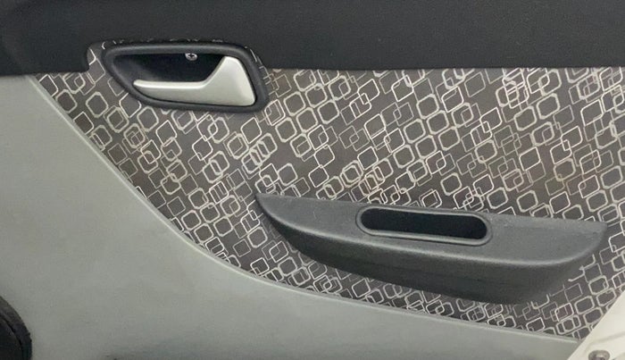 2017 Maruti Alto 800 LXI, Petrol, Manual, 29,811 km, Driver Side Door Panels Control