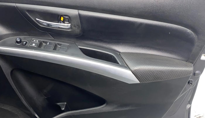 2020 Maruti S Cross ALPHA AT1.5, Petrol, Automatic, 76,798 km, Driver Side Door Panels Control