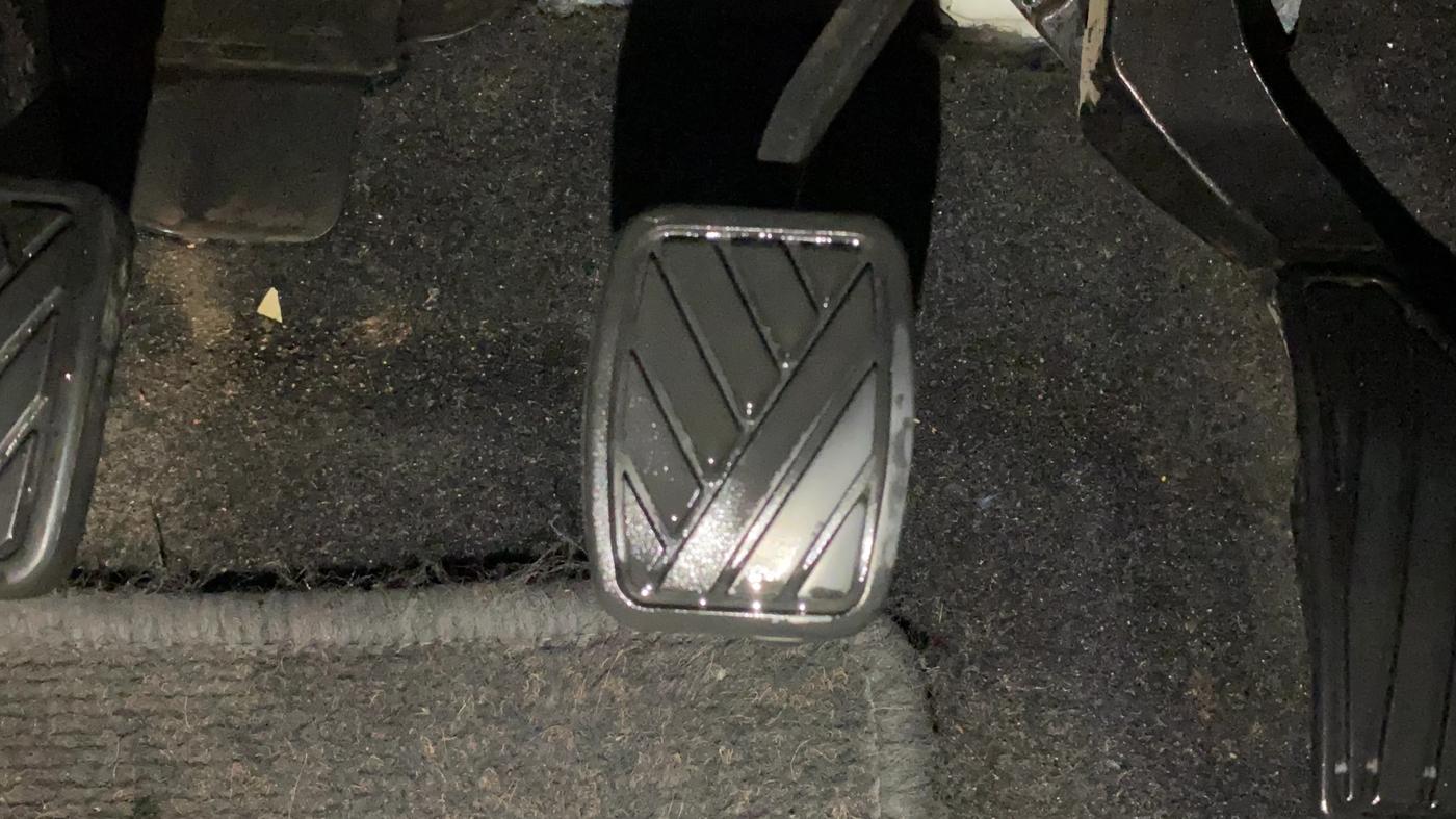 2023 Maruti BREZZA VXI SMART HYBRID, Petrol, Manual, 33,093 km, Pedals