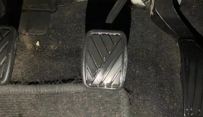 2023 Maruti BREZZA VXI SMART HYBRID, Petrol, Manual, 33,093 km, Pedals