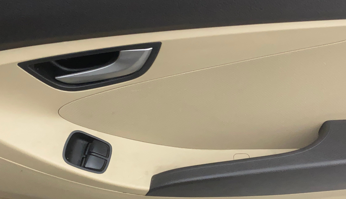 2017 Hyundai Eon SPORTZ, Petrol, Manual, 45,834 km, Driver Side Door Panels Control