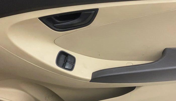 2016 Hyundai Eon ERA +, Petrol, Manual, 46,131 km, Driver Side Door Panels Control