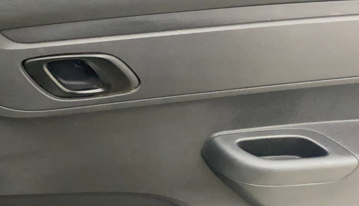 2015 Renault Kwid RXT 0.8, Petrol, Manual, 77,936 km, Driver Side Door Panels Control