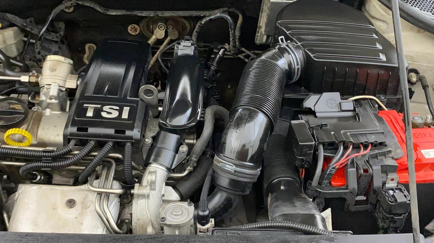 2014 Volkswagen Vento HIGHLINE PETROL AT, Petrol, Automatic, 92,803 km, Engine View - Left