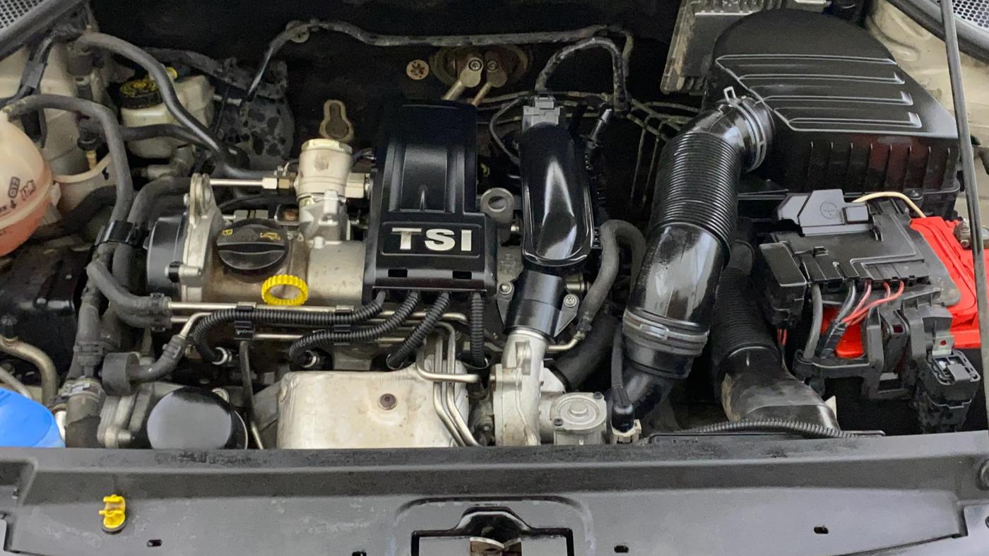 2014 Volkswagen Vento HIGHLINE PETROL AT, Petrol, Automatic, 92,803 km, Engine View