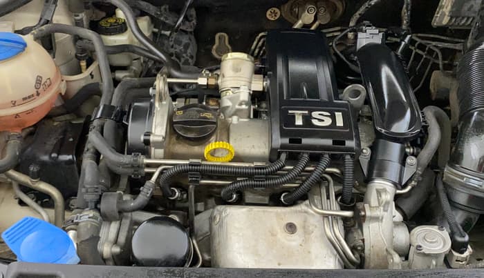 2014 Volkswagen Vento HIGHLINE PETROL AT, Petrol, Automatic, 92,803 km, Engine View - Right
