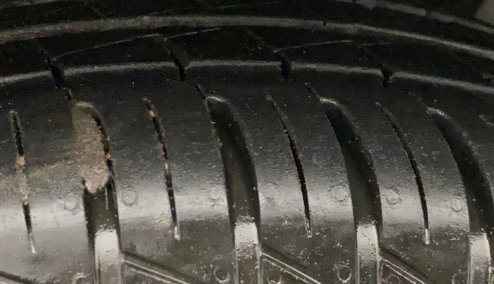 2025 Renault Kwid RXL 1.0 (O), Petrol, Manual, 5,101 km, Left Front Tyre Tread