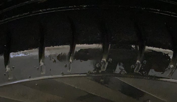 2016 Maruti Baleno DELTA PETROL 1.2, Petrol, Manual, 1,03,055 km, Left Front Tyre Tread