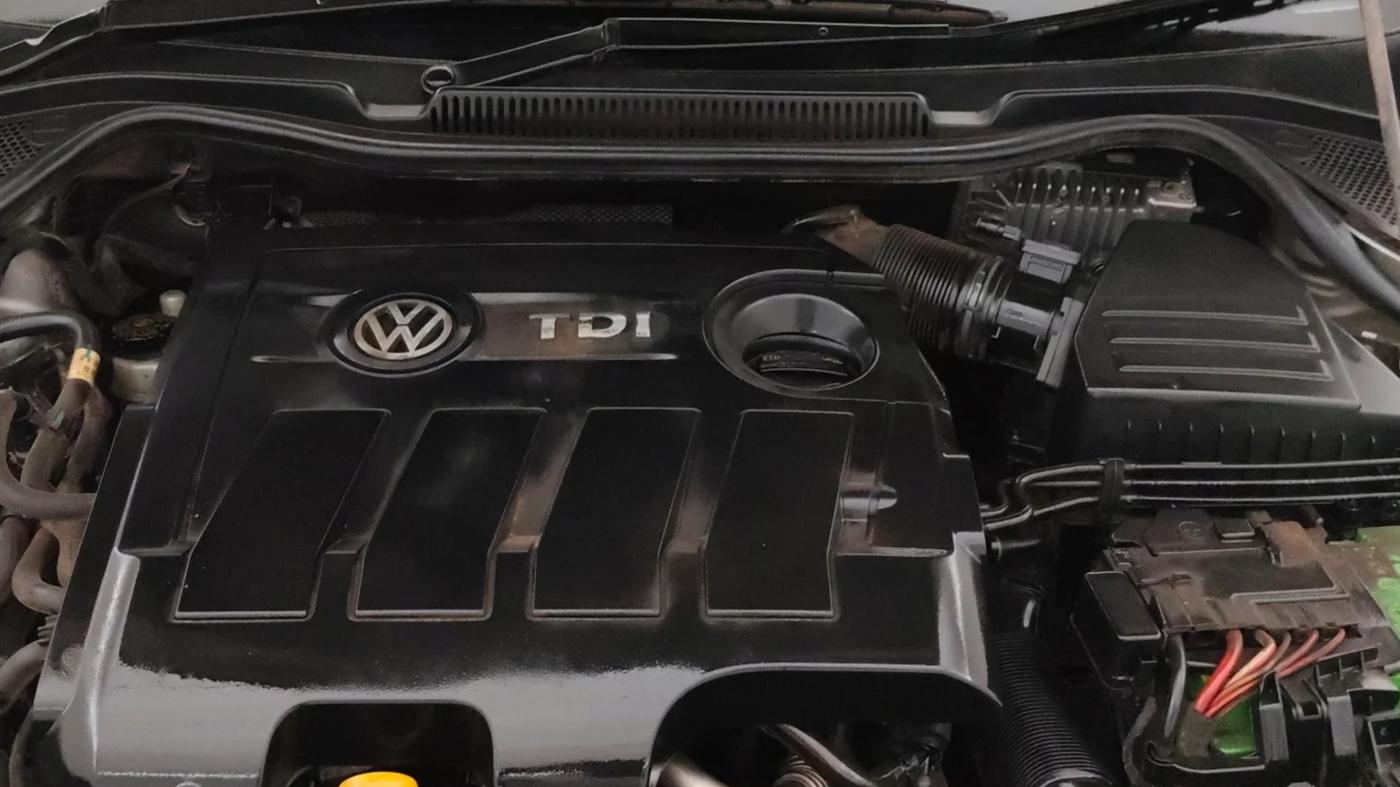 2017 Volkswagen Ameo HIGHLINE PLUS 1.5L AT 16 ALLOY, Diesel, Automatic, 1,41,466 km, Engine View