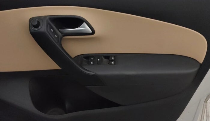 2017 Volkswagen Ameo HIGHLINE PLUS 1.5L AT 16 ALLOY, Diesel, Automatic, 1,44,864 km, Driver Side Door Panels Control