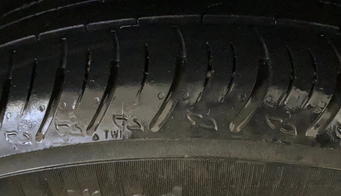 2023 Nissan MAGNITE XV MT, Petrol, Manual, 38,166 km, Right Rear Tyre Tread