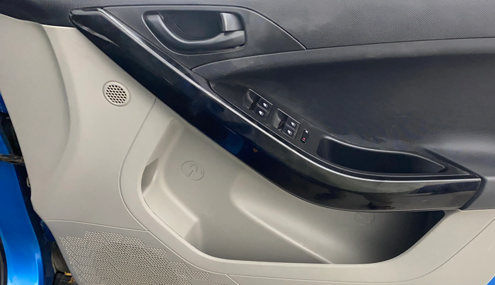 2018 Tata NEXON XT PETROL, Petrol, Manual, 89,747 km, Driver Side Door Panels Control