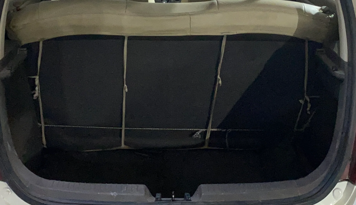 2015 Hyundai i10 SPORTZ 1.1, Petrol, Manual, 44,695 km, Boot Inside