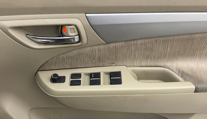 2013 Maruti Ertiga VXI, Petrol, Manual, 1,14,102 km, Driver Side Door Panels Control