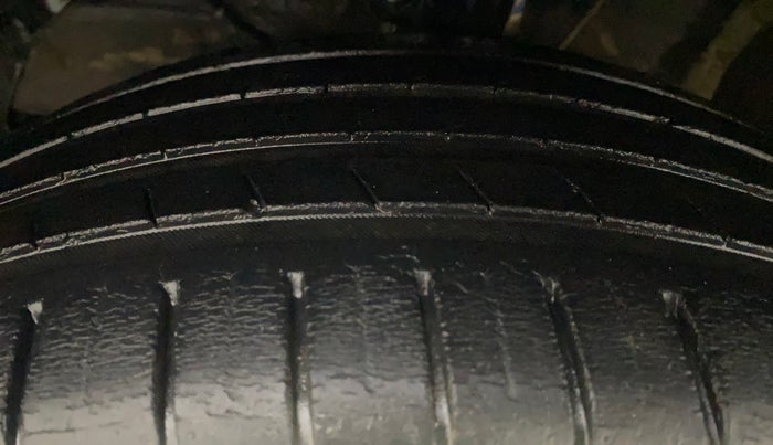 2017 Maruti Baleno ALPHA PETROL 1.2, Petrol, Manual, 78,601 km, Left Front Tyre Tread