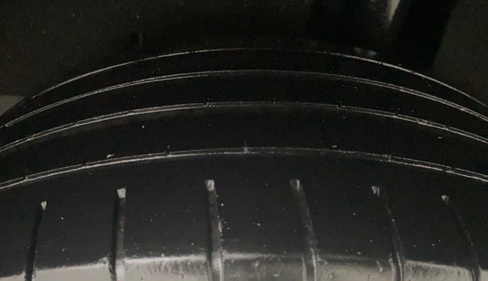 2017 Maruti Baleno ALPHA PETROL 1.2, Petrol, Manual, 78,601 km, Left Rear Tyre Tread