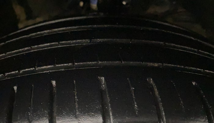 2017 Maruti Baleno ALPHA PETROL 1.2, Petrol, Manual, 78,601 km, Right Front Tyre Tread