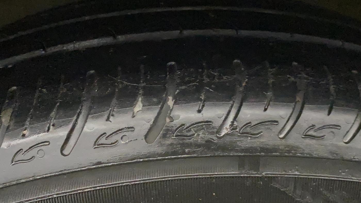 2014 Maruti Ertiga VXI, Petrol, Manual, 48,022 km, Left Front Tyre Tread