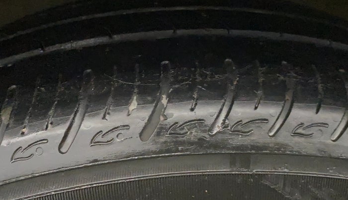 2014 Maruti Ertiga VXI, Petrol, Manual, 48,022 km, Left Front Tyre Tread