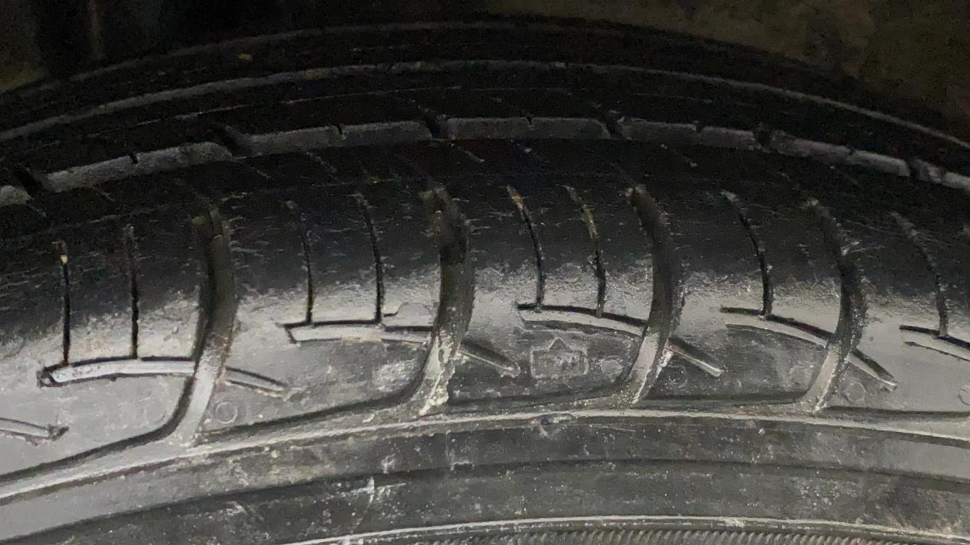 2014 Maruti Ertiga VXI, Petrol, Manual, 48,022 km, Right Rear Tyre Tread
