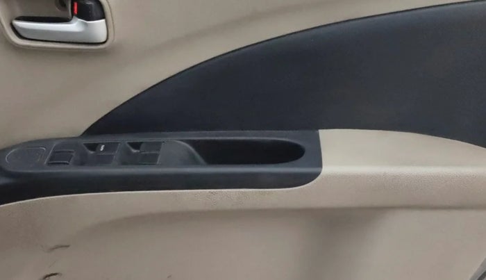 2017 Maruti Celerio VXI (O) CNG, CNG, Manual, 64,551 km, Driver Side Door Panels Control