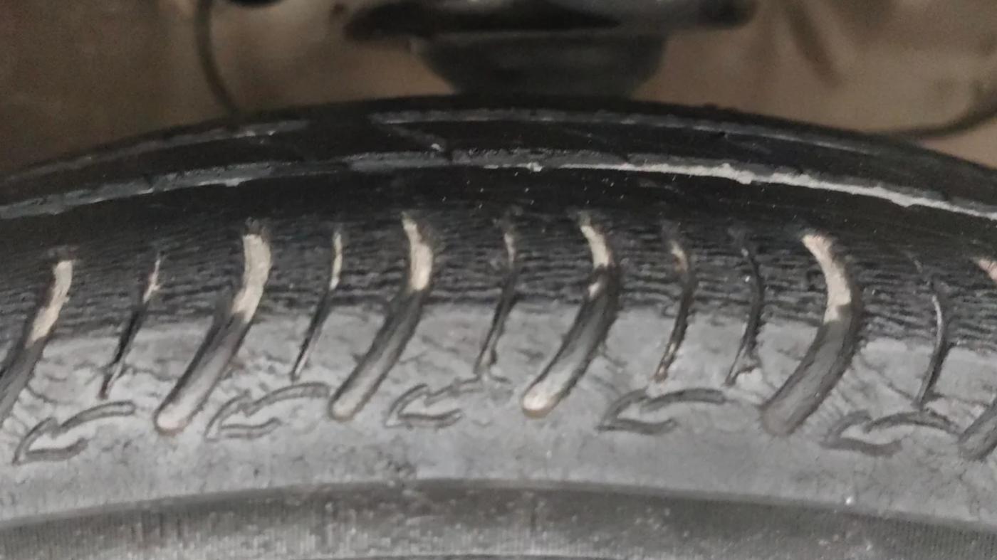 2021 Maruti S PRESSO VXI (O) CNG, CNG, Manual, 75,322 km, Right Front Tyre Tread