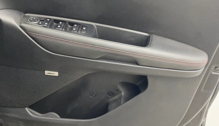 2022 KIA SONET GTX PLUS 1.0 IMT, CNG, Manual, 44,846 km, Driver Side Door Panels Control