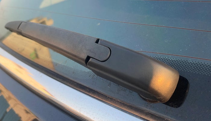 2018 Jeep Compass LIMITED 2.0 DIESEL, Diesel, Manual, 1,06,555 km, Rear Wiper