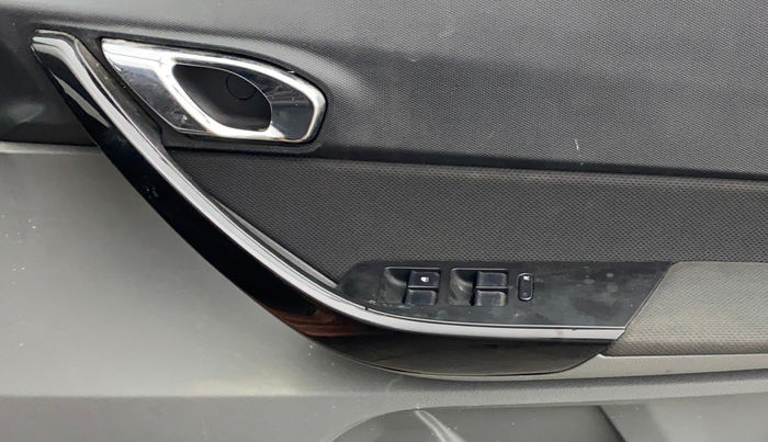 2017 Tata TIGOR XZA PETROL, Petrol, Automatic, 56,811 km, Driver Side Door Panels Control