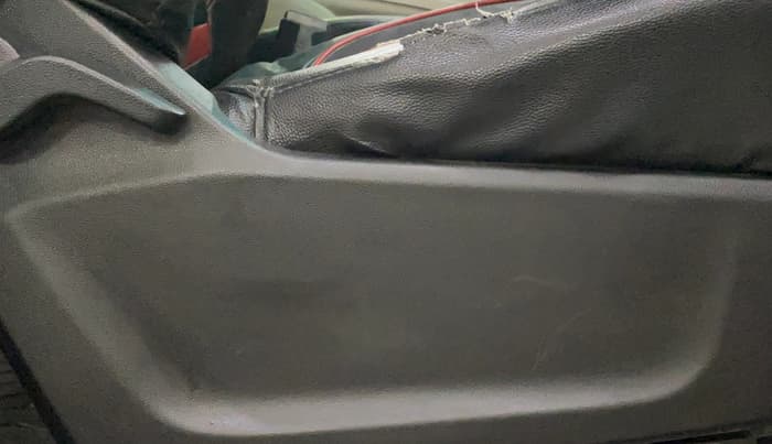 2018 Mahindra MARAZZO M2 7STR, Diesel, Manual, 1,04,829 km, Driver Side Adjustment Panel