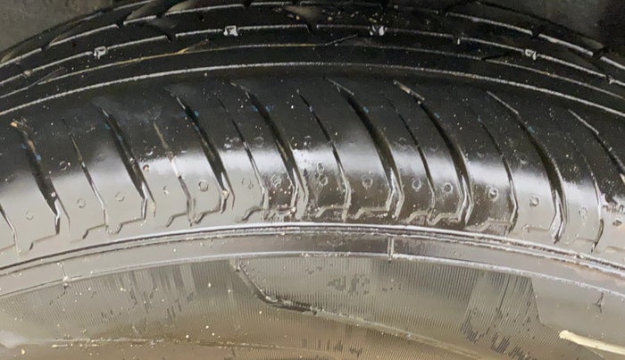 2025 Nissan MAGNITE N-Connecta B4D 1.0 Petrol MT, Petrol, Manual, 234 km, Right Rear Tyre Tread