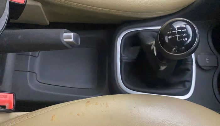 2016 Volkswagen Ameo HIGHLINE1.2L, Petrol, Manual, 75,233 km, Gear Lever