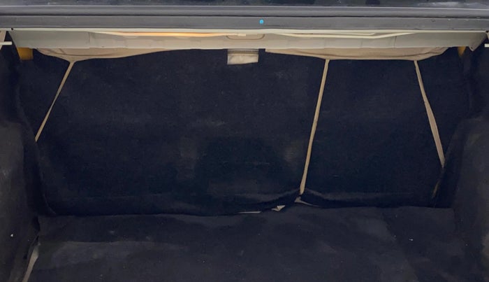 2014 Maruti Swift Dzire VXI, Petrol, Manual, 1,04,099 km, Boot Inside