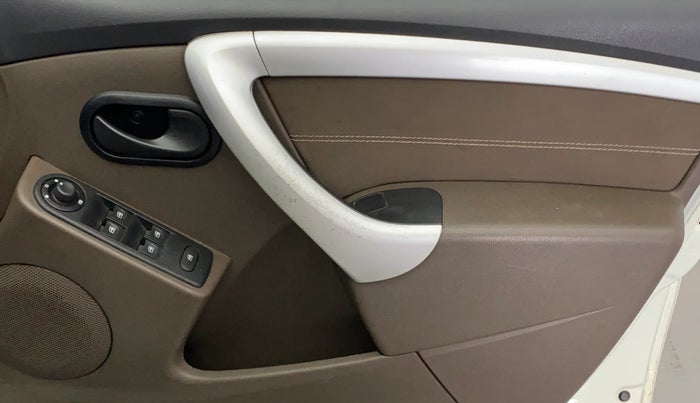 2016 Renault Duster 110 PS RXL 4X2 AMT, Diesel, Automatic, 63,493 km, Driver Side Door Panels Control