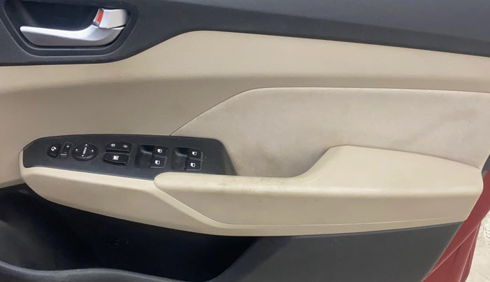 2017 Hyundai Verna 1.6 VTVT SX, Petrol, Manual, 71,946 km, Driver Side Door Panels Control