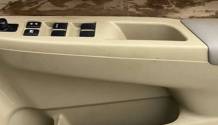 2017 Maruti Ciaz SIGMA 1.4 MT PETROL, Petrol, Manual, 73,236 km, Driver Side Door Panels Control