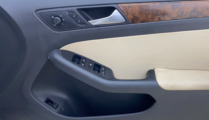 2015 Volkswagen Jetta HIGHLINE TDI, Diesel, Manual, 81,441 km, Driver Side Door Panels Control