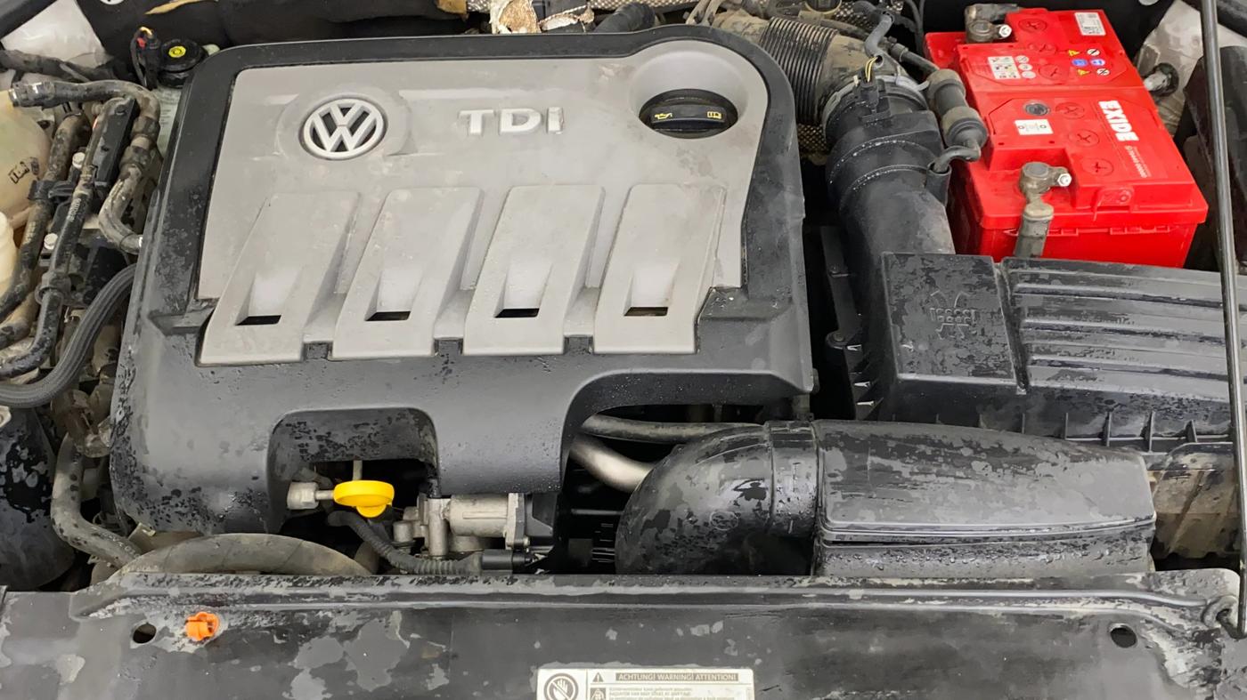 2015 Volkswagen Jetta HIGHLINE TDI, Diesel, Manual, 81,231 km, Engine View