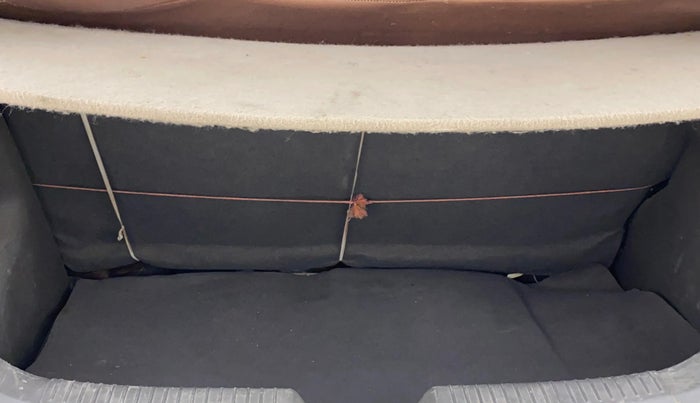 2015 Hyundai i10 MAGNA 1.1, Petrol, Manual, 32,420 km, Boot Inside